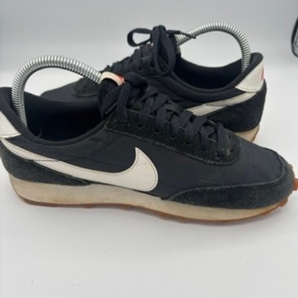 Nike Daybreak Sneakers Women Sz 8 Black White Retro Waffle Racer Runner - Picture 5 of 15